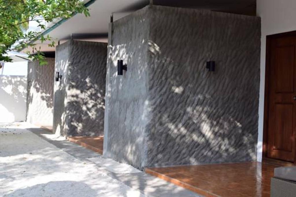 Madi Finolhu Guest House Dharavandhoo Buitenkant foto
