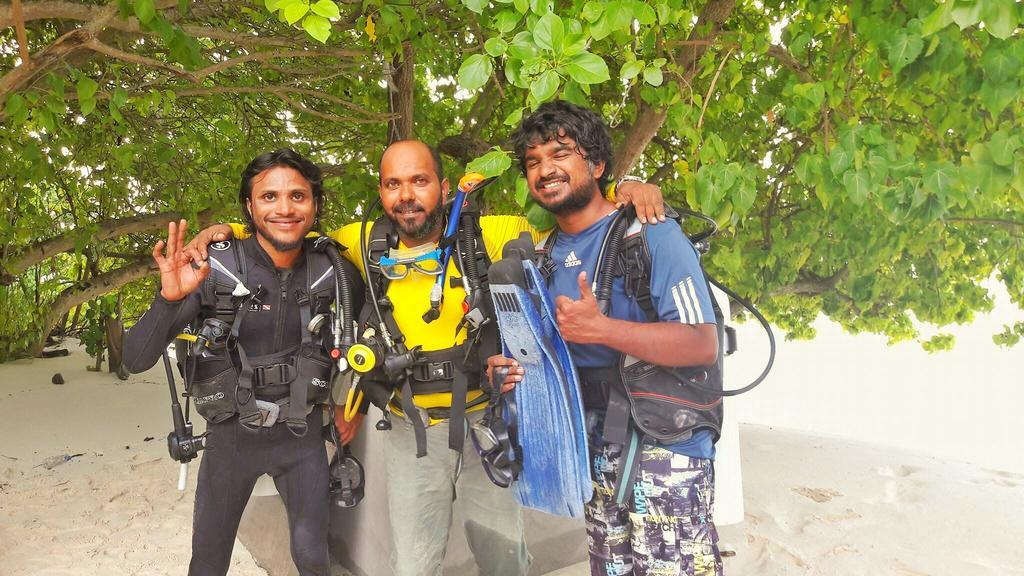 Madi Finolhu Guest House Dharavandhoo Buitenkant foto
